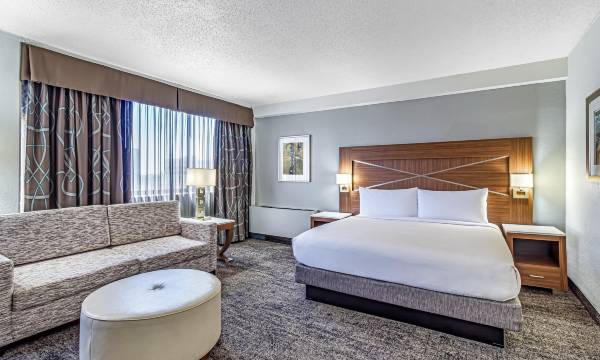 DoubleTree by Hilton Hotel Milwaukee Downtown