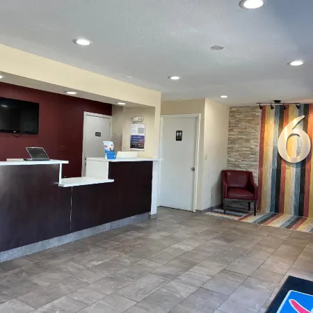 Motel 6 Hattiesburg, MS