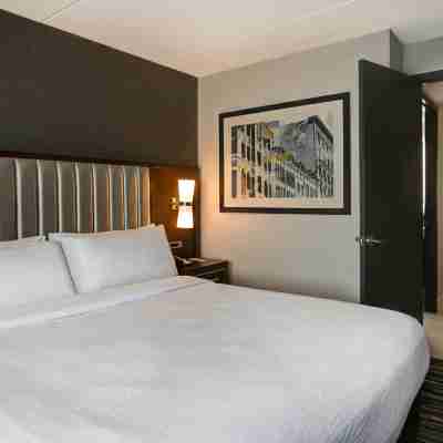 Embassy Suites by Hilton Syracuse Rooms