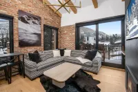 Wall Street 302, 1BD + Loft Condo in Vail Village - 4-Star