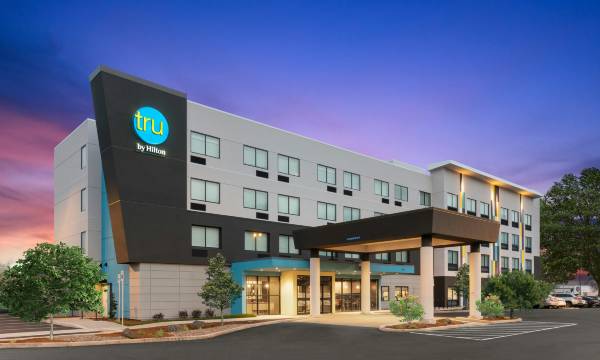 Tru by Hilton Portland Airport