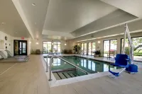 Hampton Inn & Suites Milwaukee West - Pools