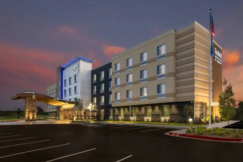 Fairfield Inn & Suites Little Rock Airport - Pet Friendly