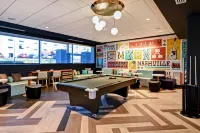 Tru by Hilton Smyrna Nashville - parking