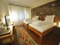 El Vino Hotel & Suites - 4-Star