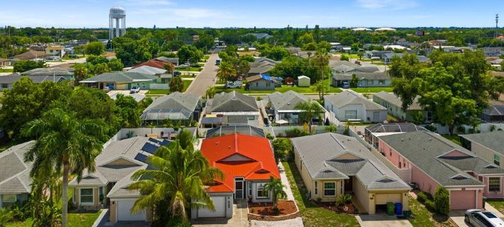 Endless summer in beautiful house with heated pool Hotels in Bradenton