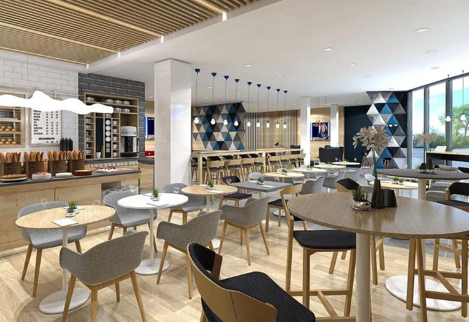 홀리데이 인 익스프레스 바르샤바 - 모코토프