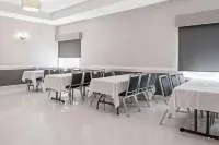 La Quinta Inn & Suites by Wyndham Brownsville North Hotels in Rancho Viejo