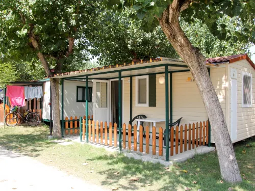 Mobilhome Adria - ที่มีสระว่ายน้ำ