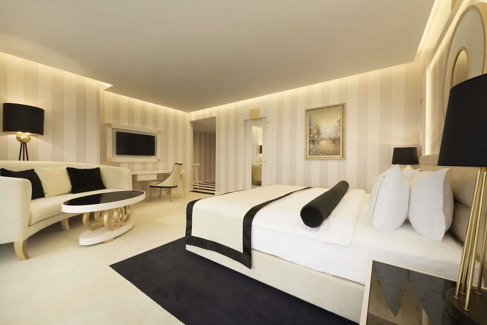 Ramada Hotel & Suites by Wyndham Istanbul Sisli