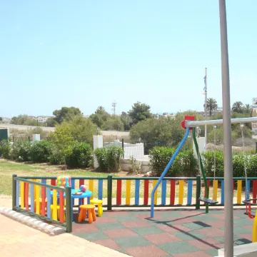 Impressive Apartment in Ground Floor with Terrace of 2 Rooms, A / A and Pool. 4