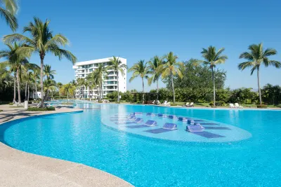 Apartment for 7 People Pool, Golf Acces to Vidanta Attractions Grand Mayan Level
