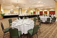 Holiday Inn & Suites Beaufort @ Highway 21 Hotels in Beaufort