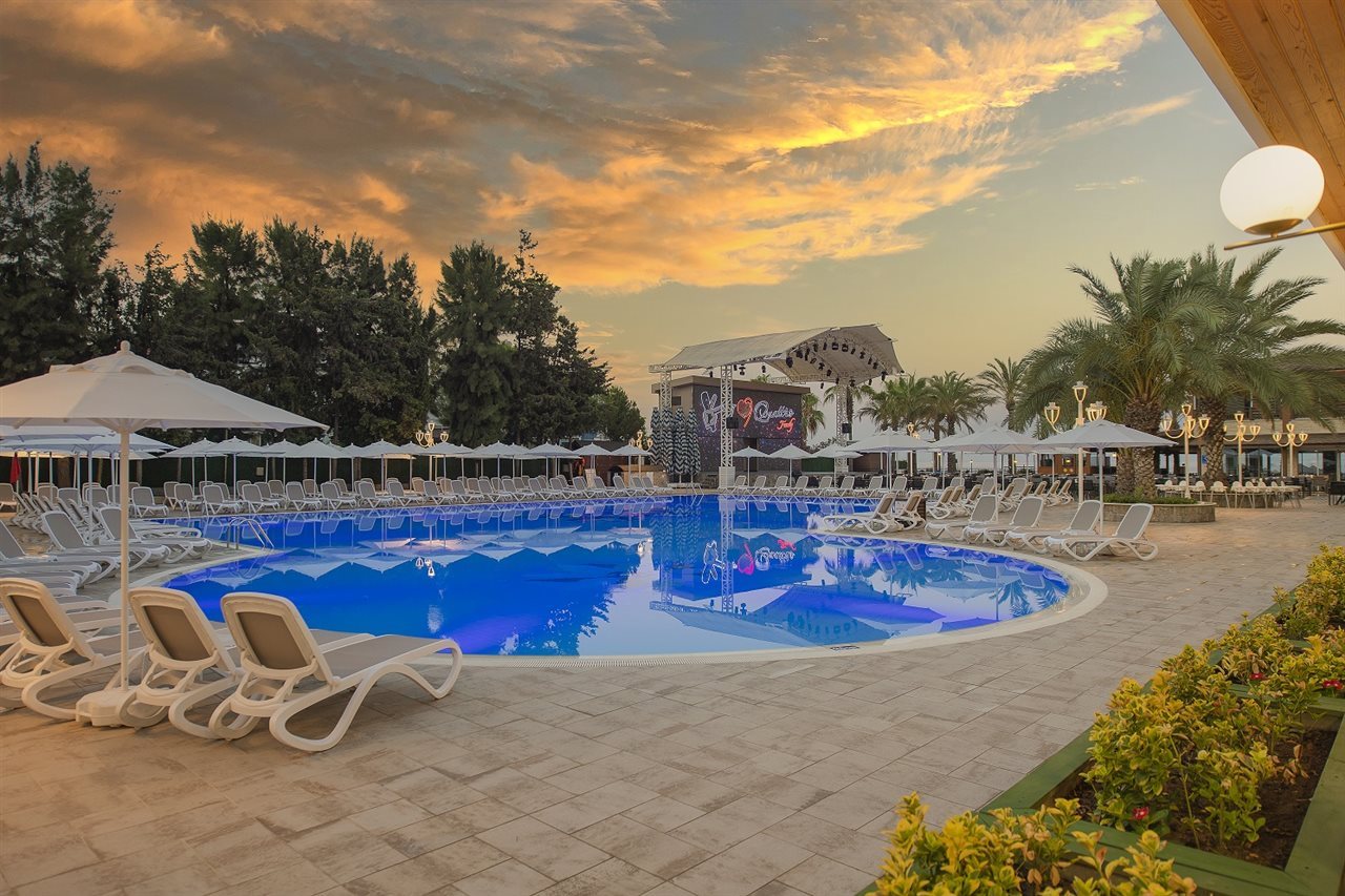 Quattro Beach Spa & Resort - All Inclusive