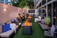 DoubleTree by Hilton LAX - El Segundo - bar