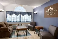 Microtel Inn & Suites by Wyndham Lincoln - 2-Star