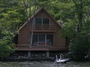 Cabin Deck House - Formidable Cabin in Laurel Island