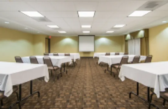 Holiday Inn Express & Suites EL DORADO, KS by IHG