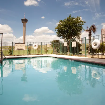 Staybridge Suites SAN ANTONIO DOWNTOWN CONV CTR by IHG Отели рядом с достопримечательностью «Хемисфейр Парк»