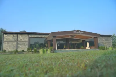 Scorpio Clubs & Resorts Hotels near Cloud 9 Park