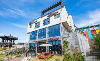 Donghae Goldenview Pension