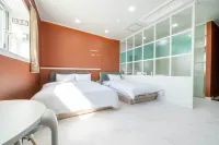 Pyeongtaek Ramyeon Mukgogalae Hotels near The West Sea Protection Hall