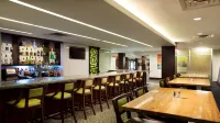 Holiday Inn CLARK - NEWARK AREA by IHG - Bar