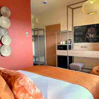 Hex Wildlife Hotel at Yorkshire Wildlife Park Rooms