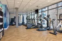 Hampton by Hilton Ashford International - Parkplatz