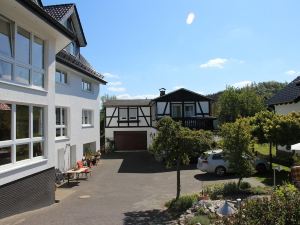 Pension Und Ferienwohnungen Schweinsberg