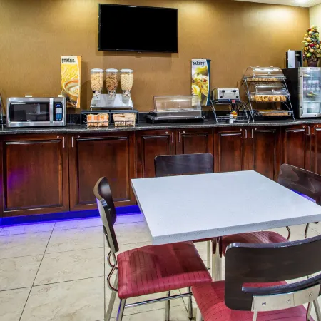 Microtel Inn & Suites by Wyndham Charleston WV