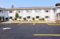 Super 8 by Wyndham Pembroke Hôtels à : Beachburg