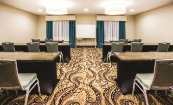 La Quinta Inn & Suites by Wyndham Evansville