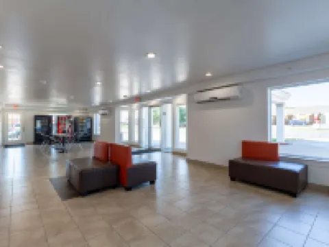 Studio 6 Bryan, TX - University Area Hotels in Bryan