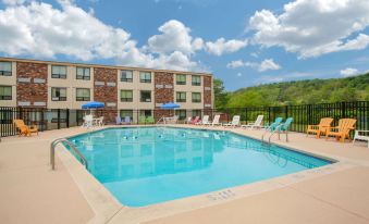 Days Inn by Wyndham Liberty