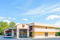 Super 8 by Wyndham Commerce Hotels in Commerce