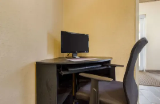 盧文 I-90 伊克諾郊外小屋 羅克縣酒店