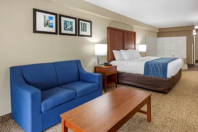 Comfort Inn & Quality Suites Hotels in Spring Lake