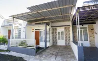 Villa Rizki Batu Hotels in Junrejo Subdistrict