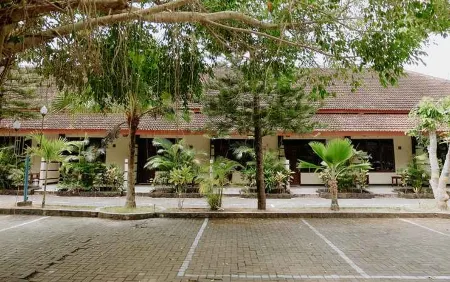 Graha Hayam Wuruk Hotel & Convention Отели в г. Trenggalek