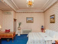 Legendary Hotel Sovietsky Hotels near Podmoskovnaya