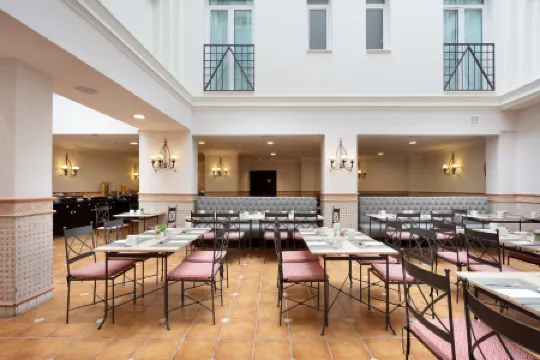 Eurostars Regina Отели рядом с достопримечательностью «Мост Баркета»