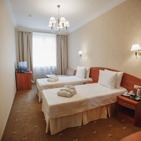 Вилладжио Отели рядом с достопримечательностью «Музейно - краеведческий комплекс "Усадьба Золотарёвых"»