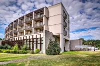 Holiday Inn Resort Warsaw - Jozefow Hotels in Gora Kalwaria