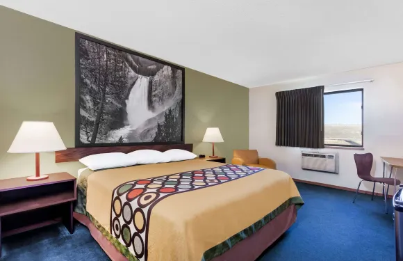 利文斯頓速 8 酒店