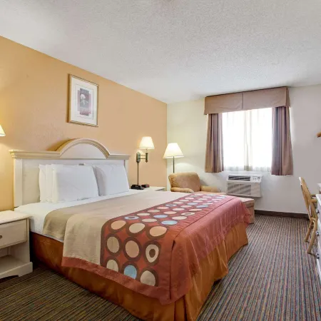 Super 8 by Wyndham Clearwater/St. Petersburg Airport