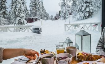 Arctic TreeHouse Hotel