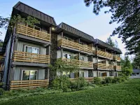 Hotel Azure Hotels near Lake Tahoe Historical Museum