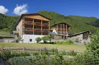 Hotel Edelweiss Hotels in Tubre