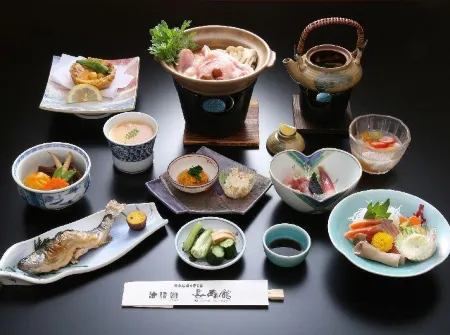 Houshi Onsen Chojukan Отели рядом с достопримечательностью «Take no Yu»